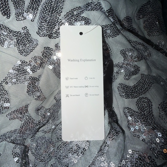 ✨ Silver Sequin Evening Gown – Size 12 – Formal / Prom / Gala Dress ✨ - Picture 10 of 10